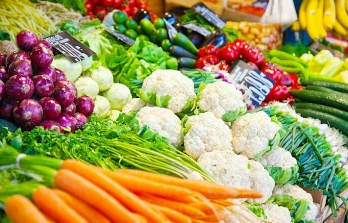 Diez mitos de alimentos que mantienen a su familia con los beneficios de vegetales nutritivos, de bajo costo