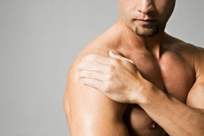 ¿Qué causa la debilidad en el brazo?