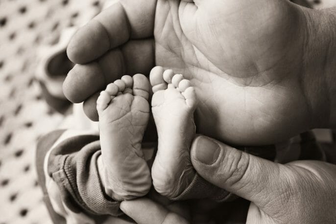 Las mamás de más de 40 años: ¿Es bueno inducir el parto para reducir el riesgo de muerte fetal?