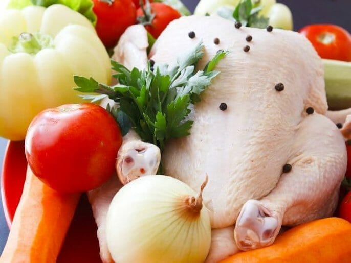 Sopa de pollo: beneficios y receta