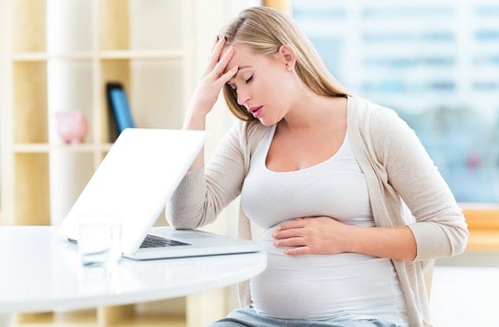 Cómo combatir la acidez en el embarazo: remedios naturales y una dieta para el reflujo ácido