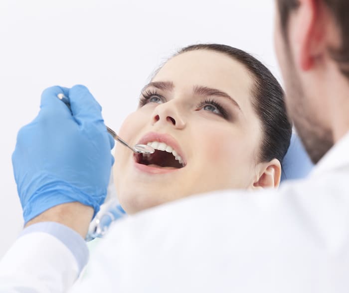 Tratamiento dental para pacientes con cáncer: ¿qué hacer antes de que empiece la radiación?