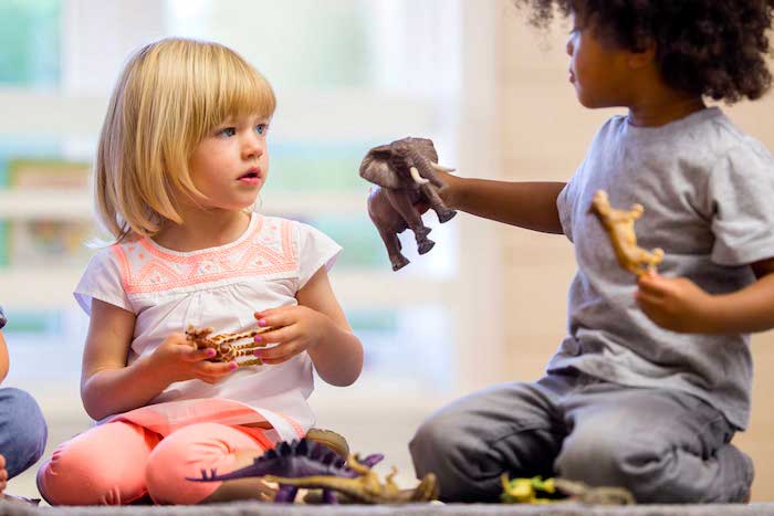 Elija juguetes seguros: consejos para proteger a los niños mientras juegan