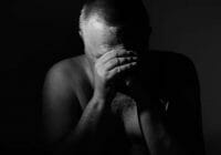 La depresión está fuertemente relacionada con un mayor riesgo a largo plazo de muerte temprana tanto en mujeres como en hombres
