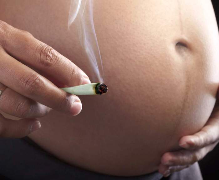 Fumar marihuana durante el embarazo