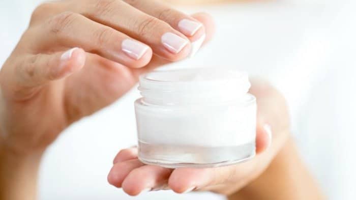 Muchos tratamientos de eccema tienen como objetivo aumentar la humedad en la piel